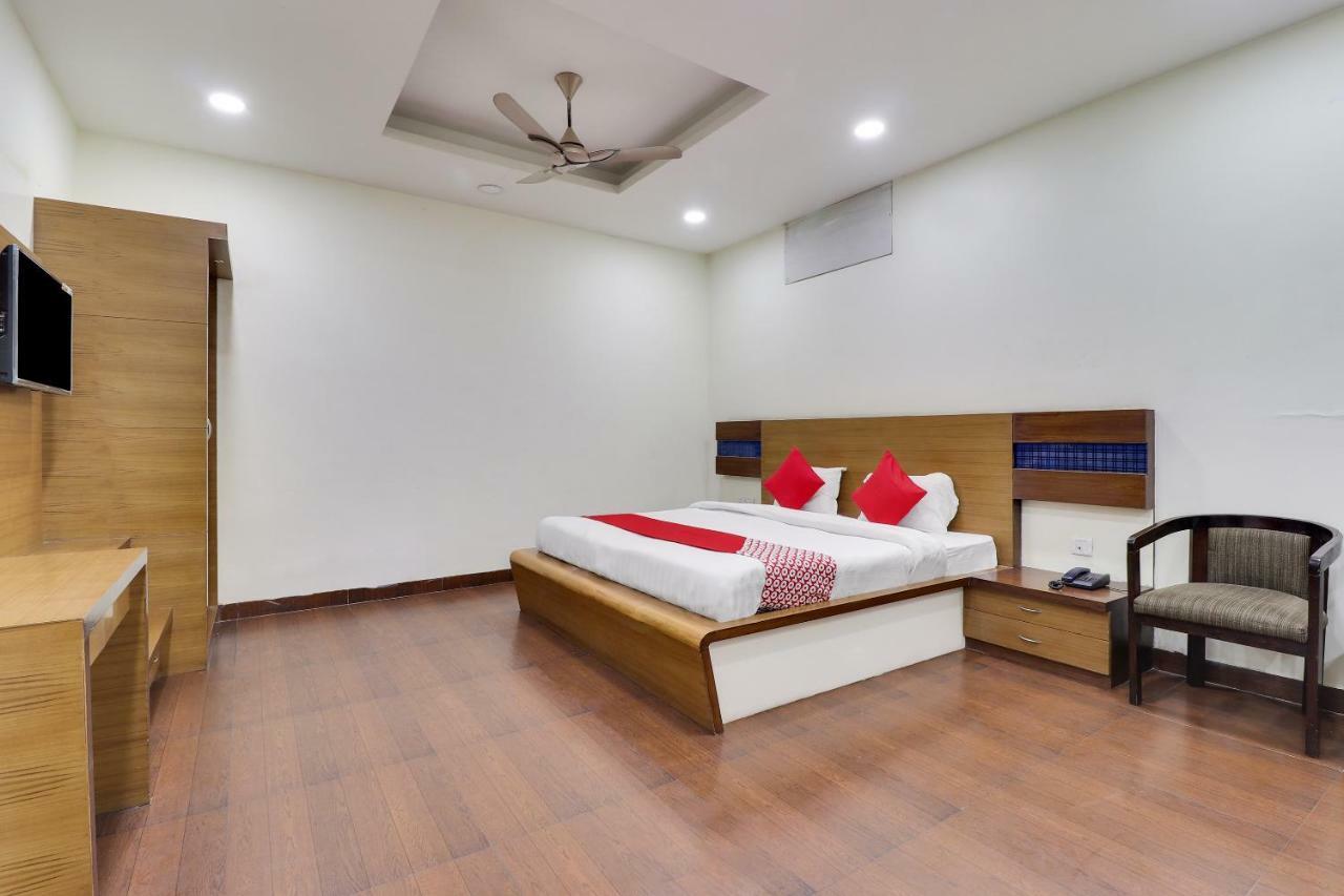 Oyo 43936 Hotel Rajputana Palace Farrukhabad Quarto foto