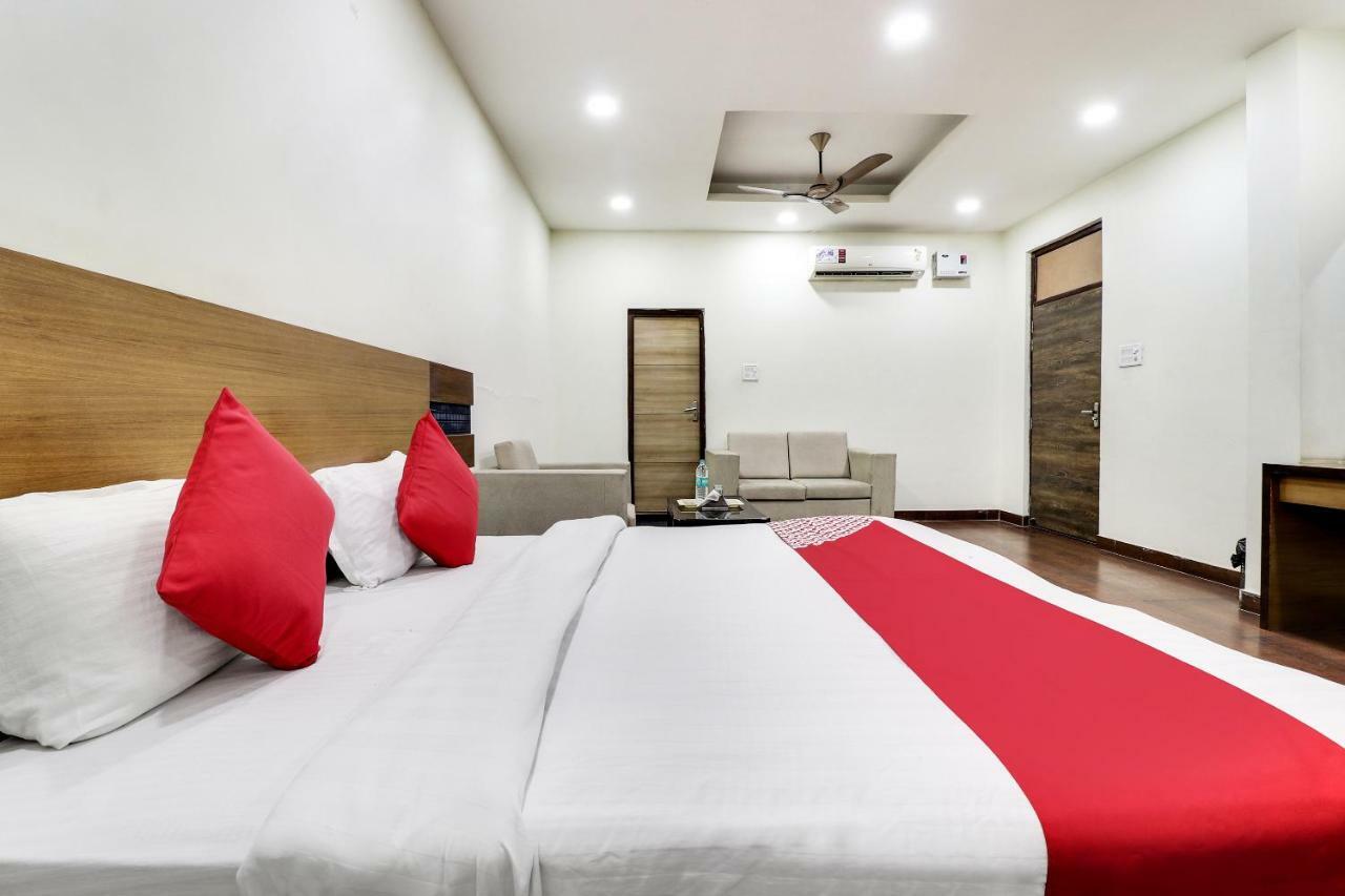 Oyo 43936 Hotel Rajputana Palace Farrukhabad Quarto foto